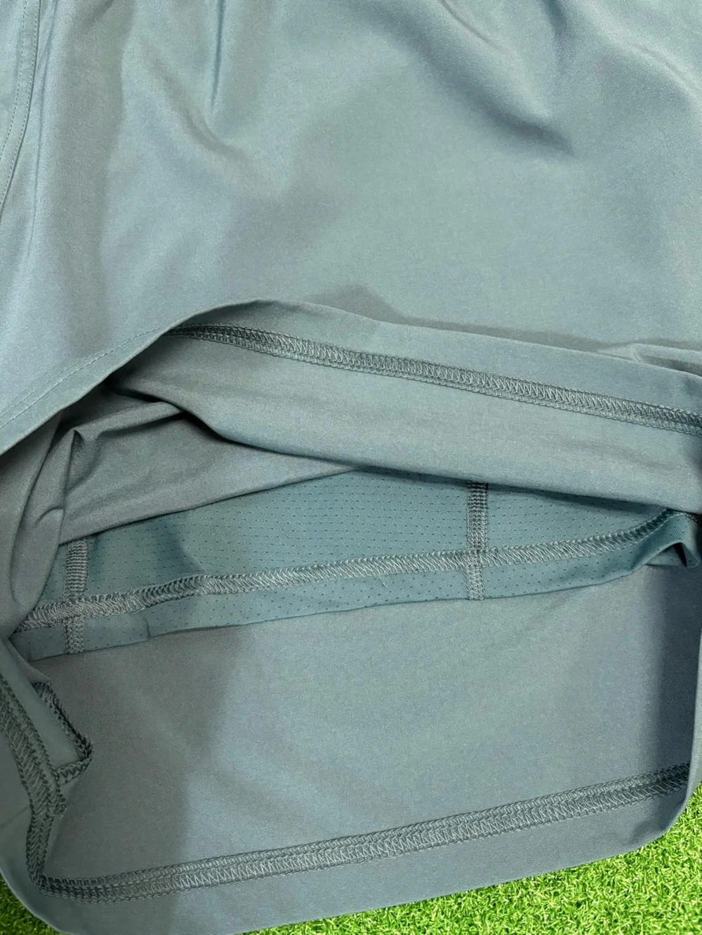 NWT VRST Men’s XXL Performance Running Shorts Sage Green Lined Zip Pocket